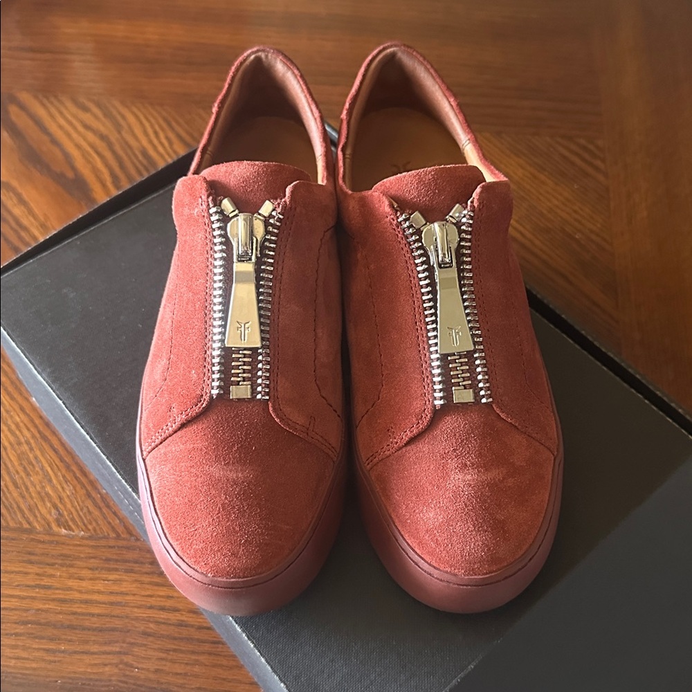 🆕Frye Women’s  Lena Zip Low Suede Slip-On — Red Clay Size 6.5